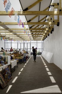 Vrtical y la arquitectura democrática: Tlaxco Artesan Market
