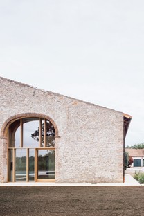 Studio Wok: restauración de una casa de campo en Chievo
