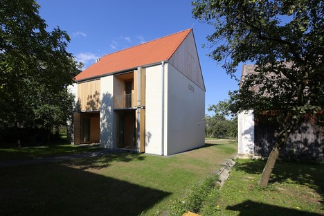 juri troy architects: nueva vivienda en una streckhof austriaca

