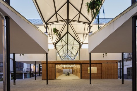 Àcrono Arquitectura recalifica el mercado municipal de Baza, en Andalucía
