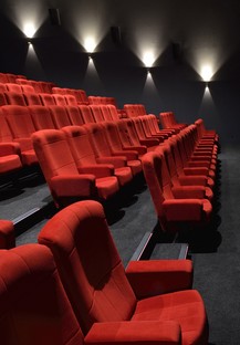 TRACKS: Cine Arcadia en Riom, Francia
