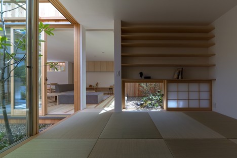 Arbol: Casa en Akashi, Japón
