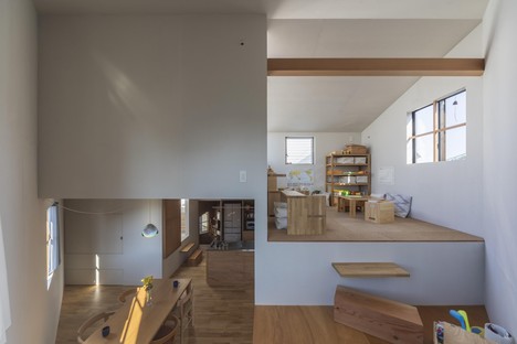 Tato Architects: Functional cave, casa en espiral en Takatsuki
