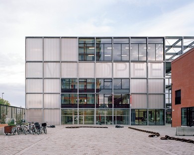 Xaveer De Geyter Architects: 195 Melopee School en Gante
