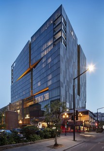 El Hotel Four Seasons de Montréal diseñádo por Lemay y Sid Lee Architecture
