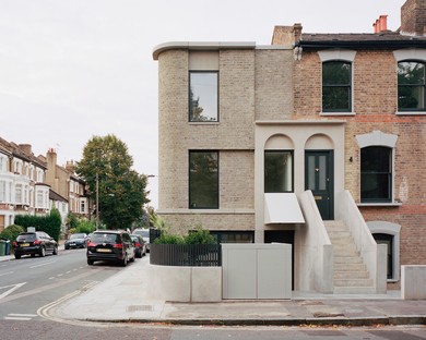 31/44 Architects: Casa de esquina en Peckham, Londres
