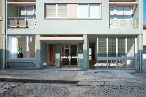 OITOO: Ground floor house, reutilización de una planta baja en Oporto
