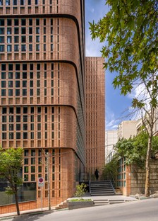 Hooman Balazadeh: Edificio de oficinas Hitra Building en Teherán
