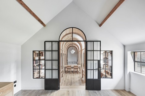Crawshaw Architects: La biblioteca, Stanbridge Mill Farm, Dorset

