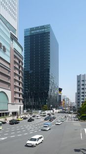 Perrault y la torre Fukoku en Osaka