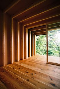 Koji kakiuchi: un refugio de madera en Nara
