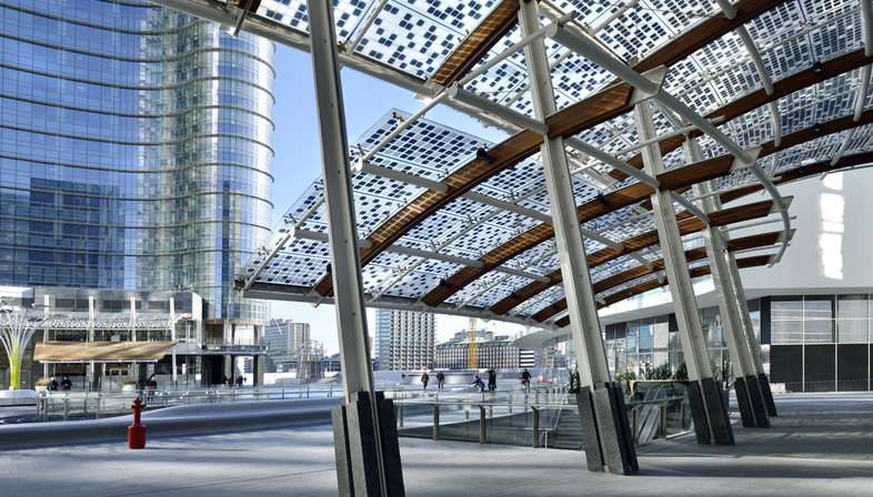 Milano pre Expo: la plaza del futuro
