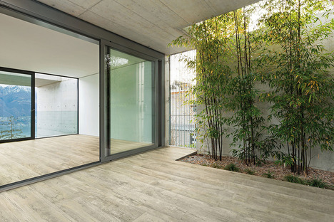 Nuevos espacios residenciales con las superficies Ariostea efecto madera
