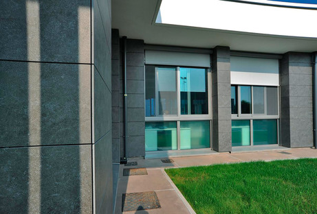 Fachadas ventiladas de Ariostea: ventajas y cualidades estéticas de las grandes superficies de exterior 
