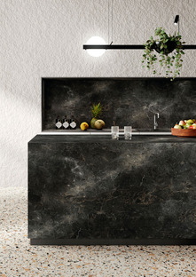 SapienStone: superficies de diseño en negro y verde para la cocina contemporánea
