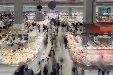 Revestimientos para un nuevo supermercado. UNICOOP Florencia, de Paolo Lucchetta.
