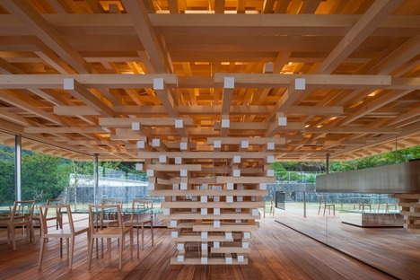 Estructura en forma de árbol para Coeda House de Kengo Kuma
