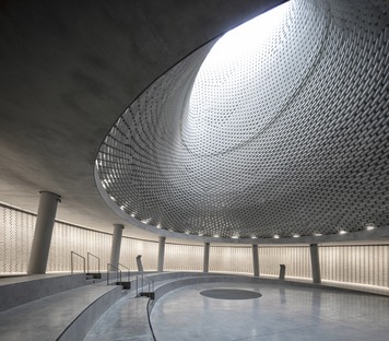 El Memorial Hall de Mount Herzl en ladrillos de aluminio, de Kimmel Eshkolot Architects 
