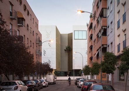 Fachada de GRC para el Palacio de Justicia de Córdoba a cargo de Mecanoo


