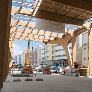 Estructura de madera laminada y vidrio para la estación de LORIENT-BRETAGNE SUD de AREP
