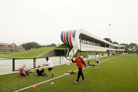 Instalaciones deportivas de LIAG con terraplenes aislantes 
