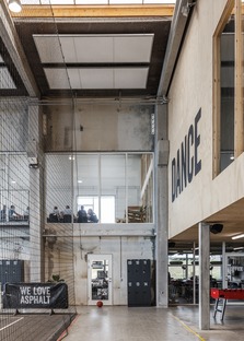 Un almacén restaurado por Effekt Architects para adaptarlo a los deportes callejeros 
