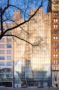 Vidrio y acero para la fachada del Spertus Institute, por Krueck & Sexton
