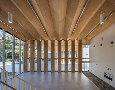 Estructura de madera para el ICU Phisical Center de Kengo Kuma