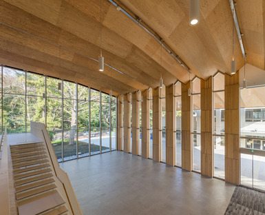 Estructura de madera para el ICU Phisical Center de Kengo Kuma