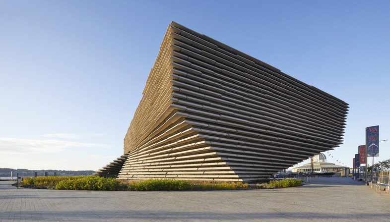 Fachada con celosía de cemento para el V&A Dundee Museum
