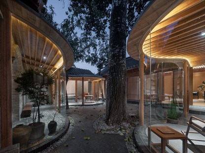 Casa reestructurada de madera, ladrillos y bambú laminado en Beijing
