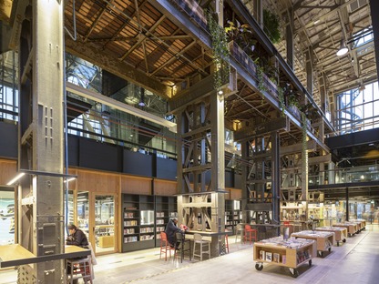 Interiores de la biblioteca mecánica locHal, por Mecanoo
