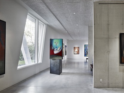 Una galería en el lago realizada con cemento armado, por Henning Larsen

