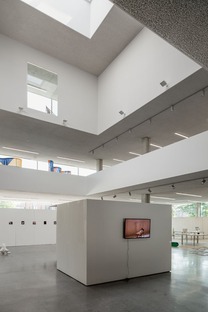 Escuela de Arte de cemento, en Amberes, por Atelier Kempe Thill
