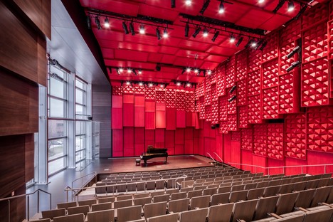 Voxman School of Music Concert Hall, by LMN Architects. Image by Tim Griffith

