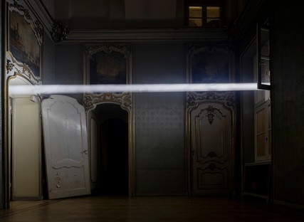 Emilio Ferro presenta Quantum, arte hecha de luz

